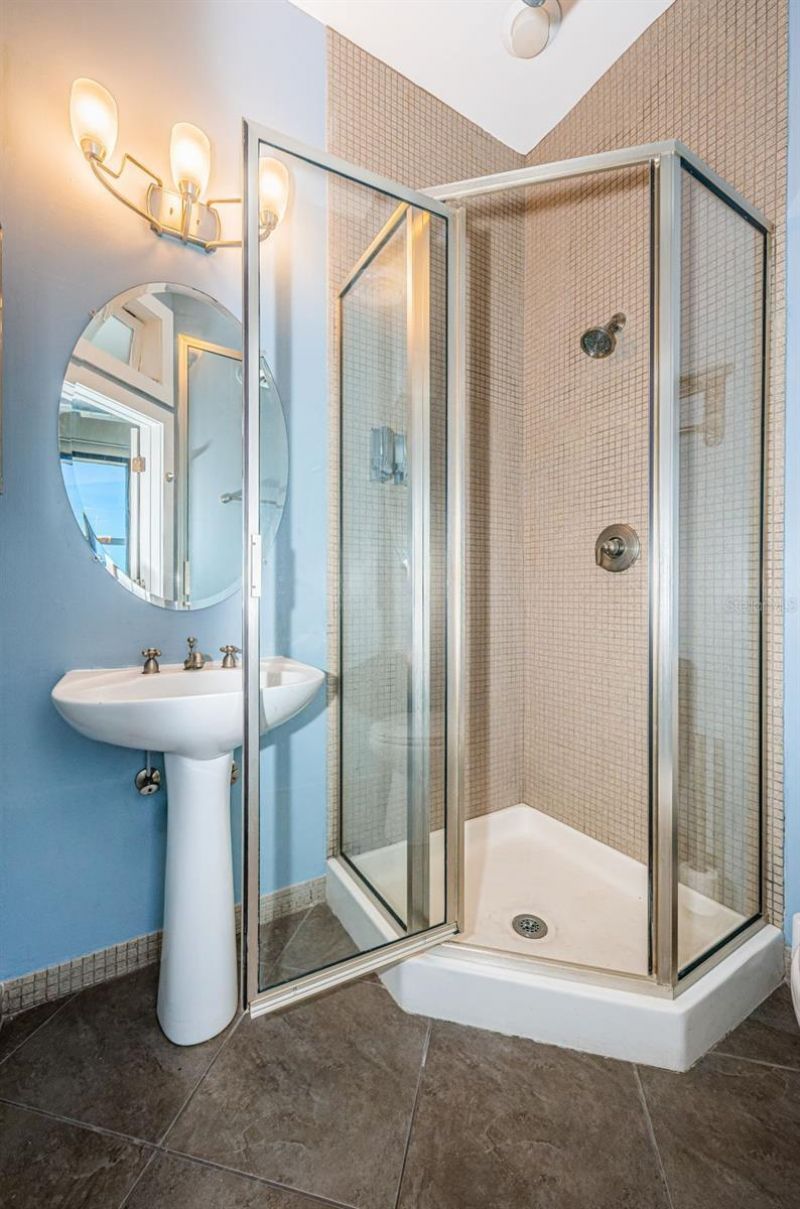 175 2nd Street S, Unit P04, Saint Petersburg, FL 33701 Photo