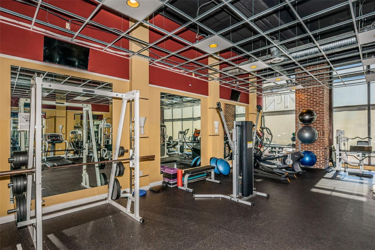 175 2nd Street S, Unit P04, Saint Petersburg, FL 33701 Photo