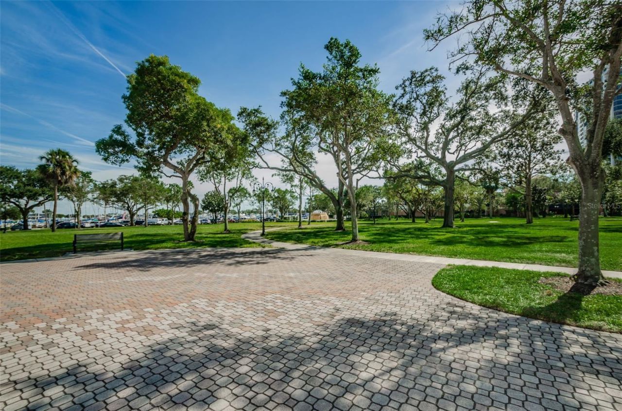 175 2nd Street S, Unit P04, Saint Petersburg, FL 33701 Photo