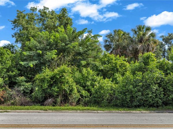 132 COLOMBA ROAD , DEBARY, FL 32713