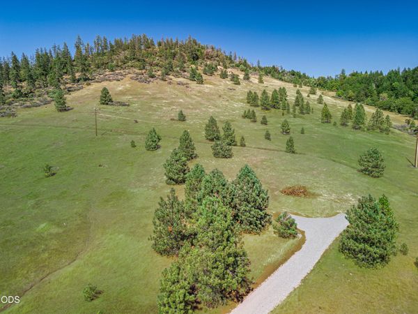 1408 Caves Highway, Cave Junction, OR 97523