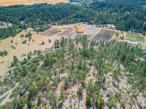 1408 Caves Highway, Cave Junction, OR 97523