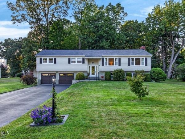 1 Cortes Court, Clifton Park, NY 12065