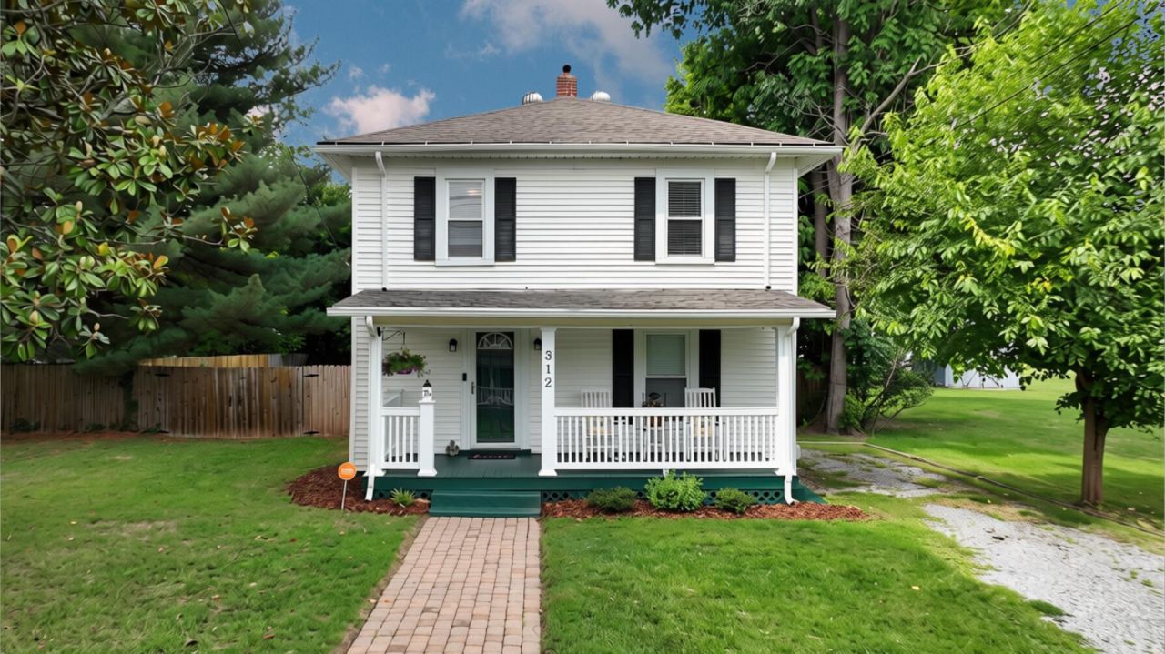 312 Lakehurst Ave, Salem, VA 24153 Main Photo