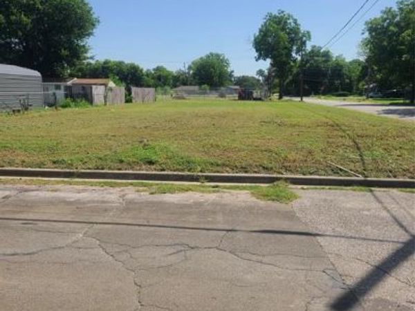 1201 Texas Street , Waco, TX 76704