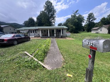 712 Balmoral Road, Middlesboro, KY 40965