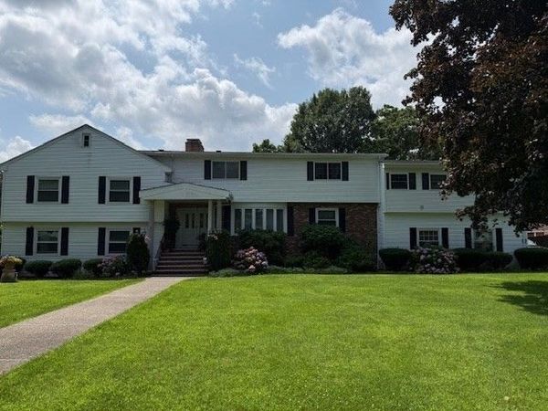 16 Indian Rock Dr, Unit B, Saugus, MA 01906