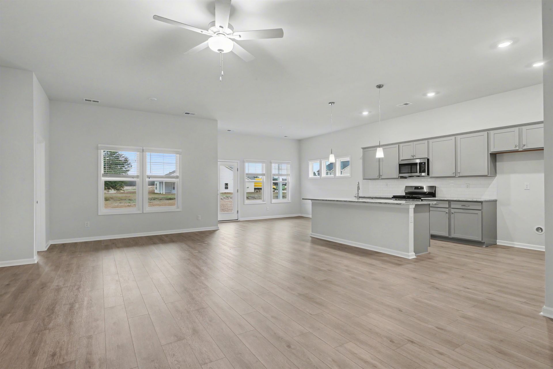 859 Wild Indigo Dr Photo 4