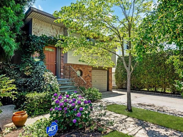67 Cedar Place , Floral Park, NY 11001