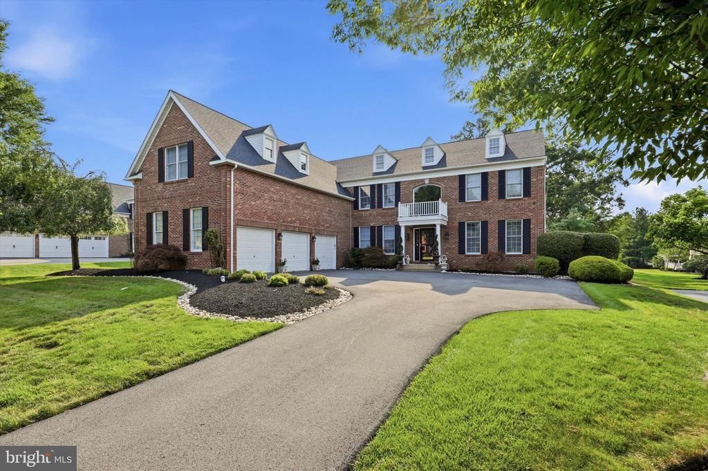 205 HAZELTINE CIRCLE , BLUE BELL, PA 19422