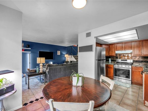 6443 Big Pine Way , Las Vegas, NV 89108