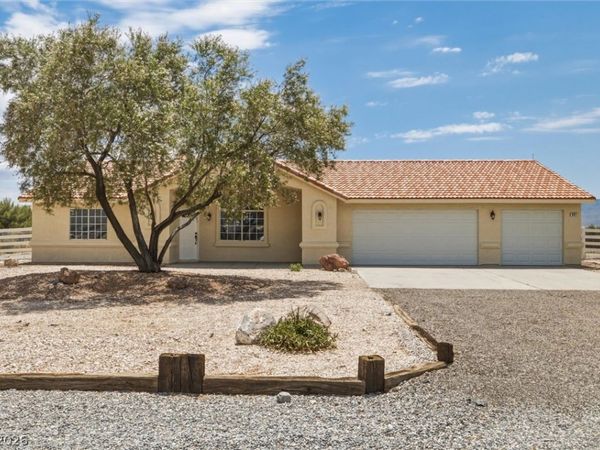 841 E Falcon Street , Pahrump, NV 89048