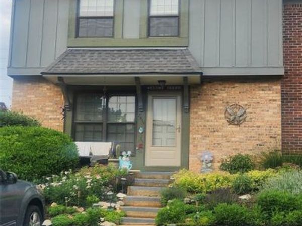 2414 Hiddencrest Lane , Unit 115, Ballwin, MO 63021
