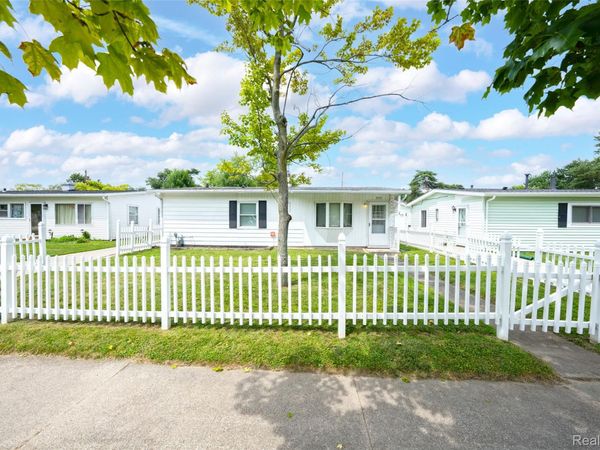2535 Locust Street, Port Huron, Mi 48060