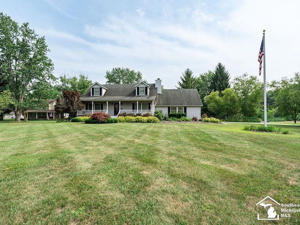 21680 Bell Road, New Boston, MI 48164