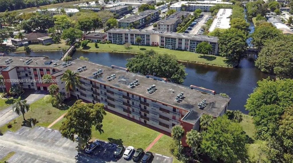 1103 NW 58th Terrace, Unit 317, Sunrise, FL 33313 Photo