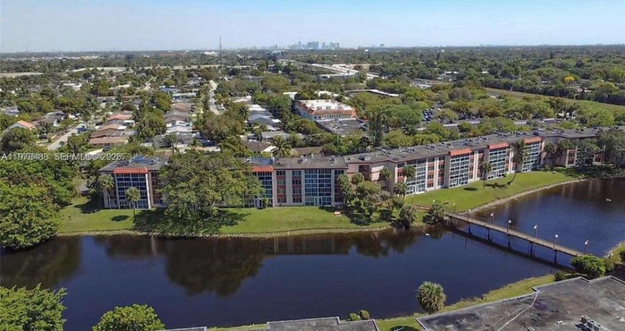 1103 NW 58th Terrace, Unit 317, Sunrise, FL 33313 Photo