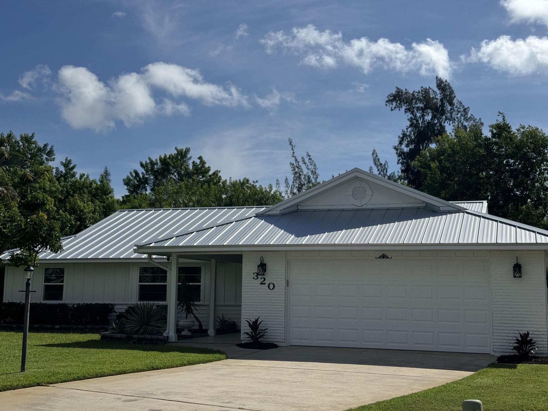 320 W Forest Trail, Vero Beach, FL 32962 Main Photo