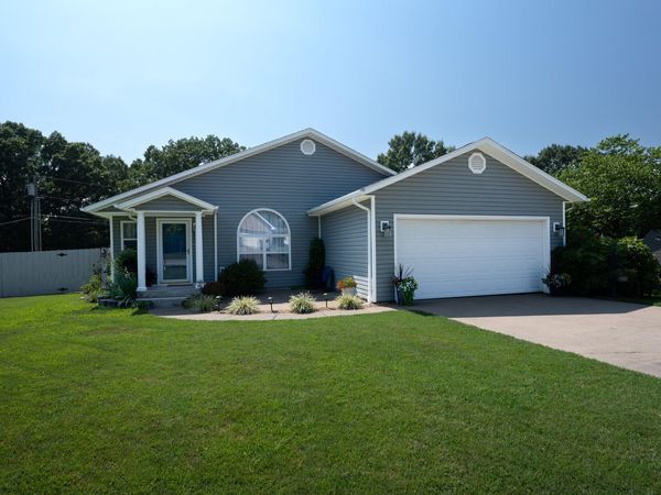 806 Oak Hill Drive, Mt Vernon, MO 65712