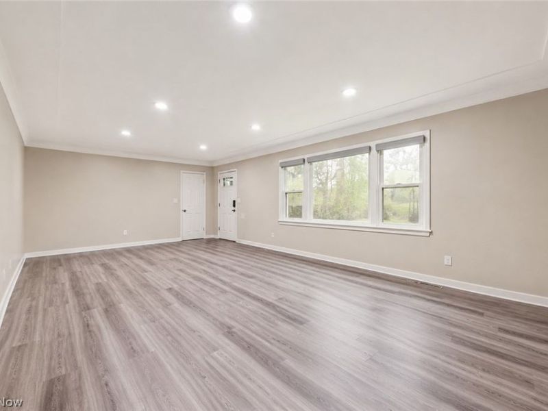 1053 Ford Road, Highland Heights, OH 44143 Photo 4