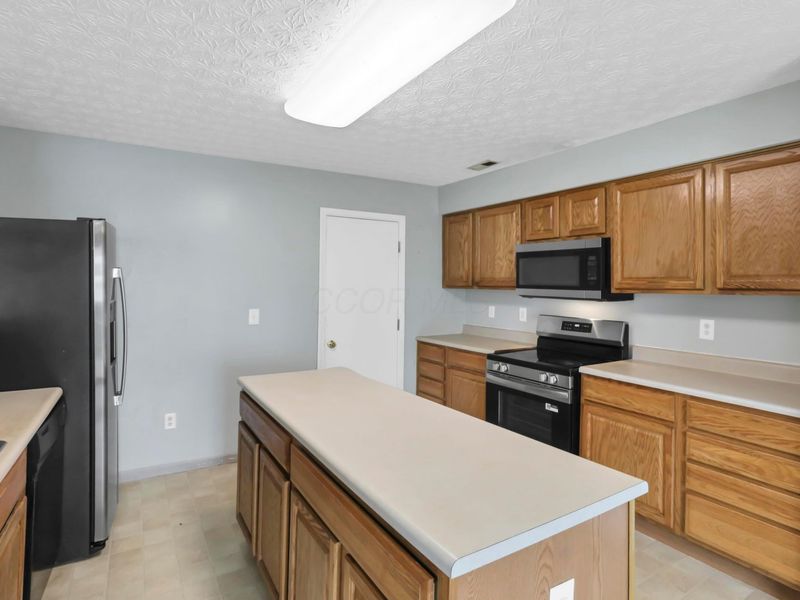 5480 Shannon Square Drive, Canal Winchester, OH 43110 Photo 13
