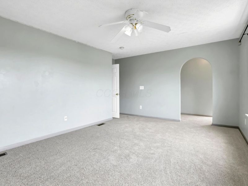 5480 Shannon Square Drive, Canal Winchester, OH 43110 Photo 19