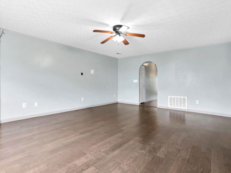 5480 Shannon Square Drive, Canal Winchester, OH 43110 Photo 8