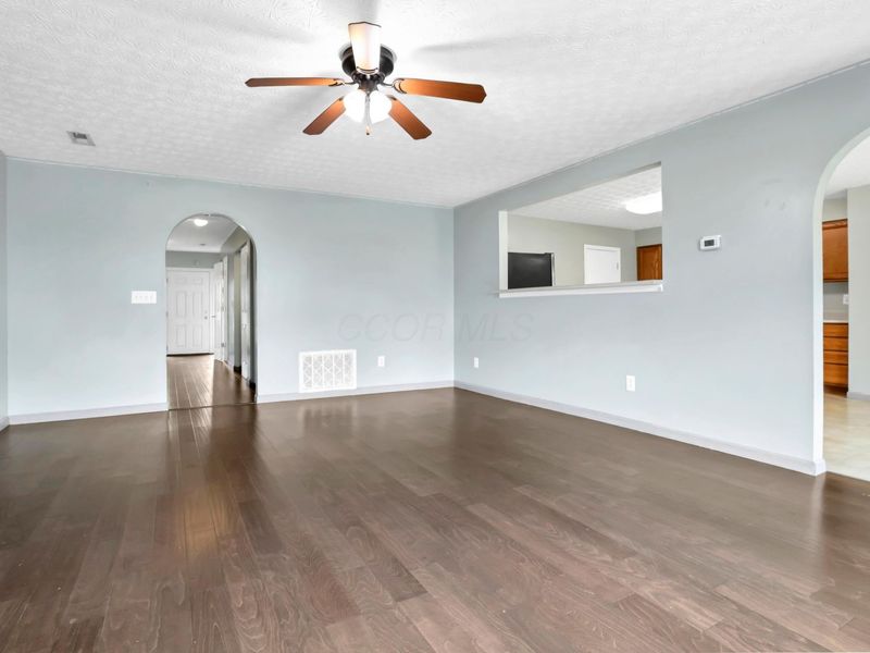 5480 Shannon Square Drive, Canal Winchester, OH 43110 Photo 9