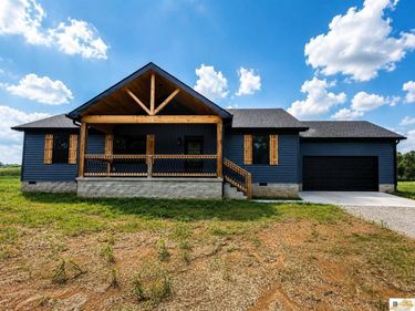 135 Park City Glasgow Rd , Glasgow, KY 42141