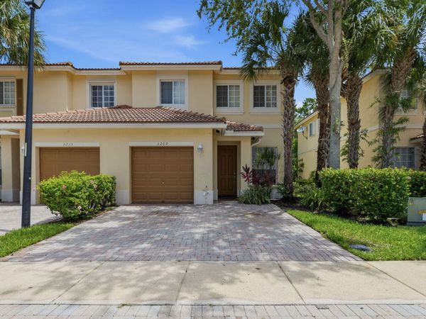 3209 NW 33rd Street, Oakland Park, FL 33309