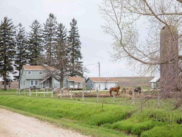 23653 250th Street, Allison, IA 50602