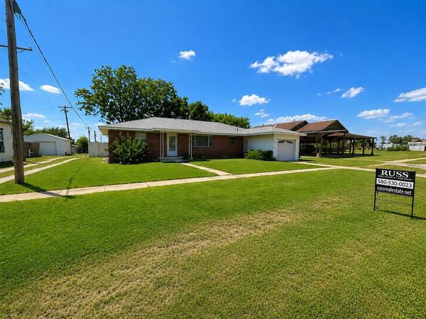 108 S 6th Street, Sentinel, OK 73664