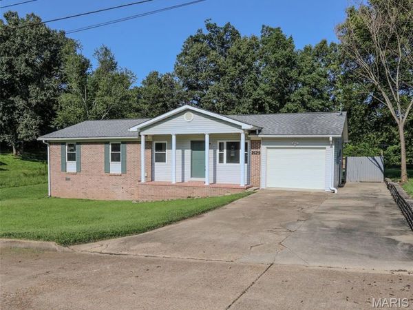 2629 W Avondale Street , Poplar Bluff, MO 63901