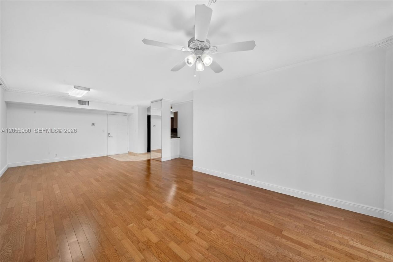 3600 Mystic Pointe Dr , Unit 310, Aventura, FL 33180 Photo