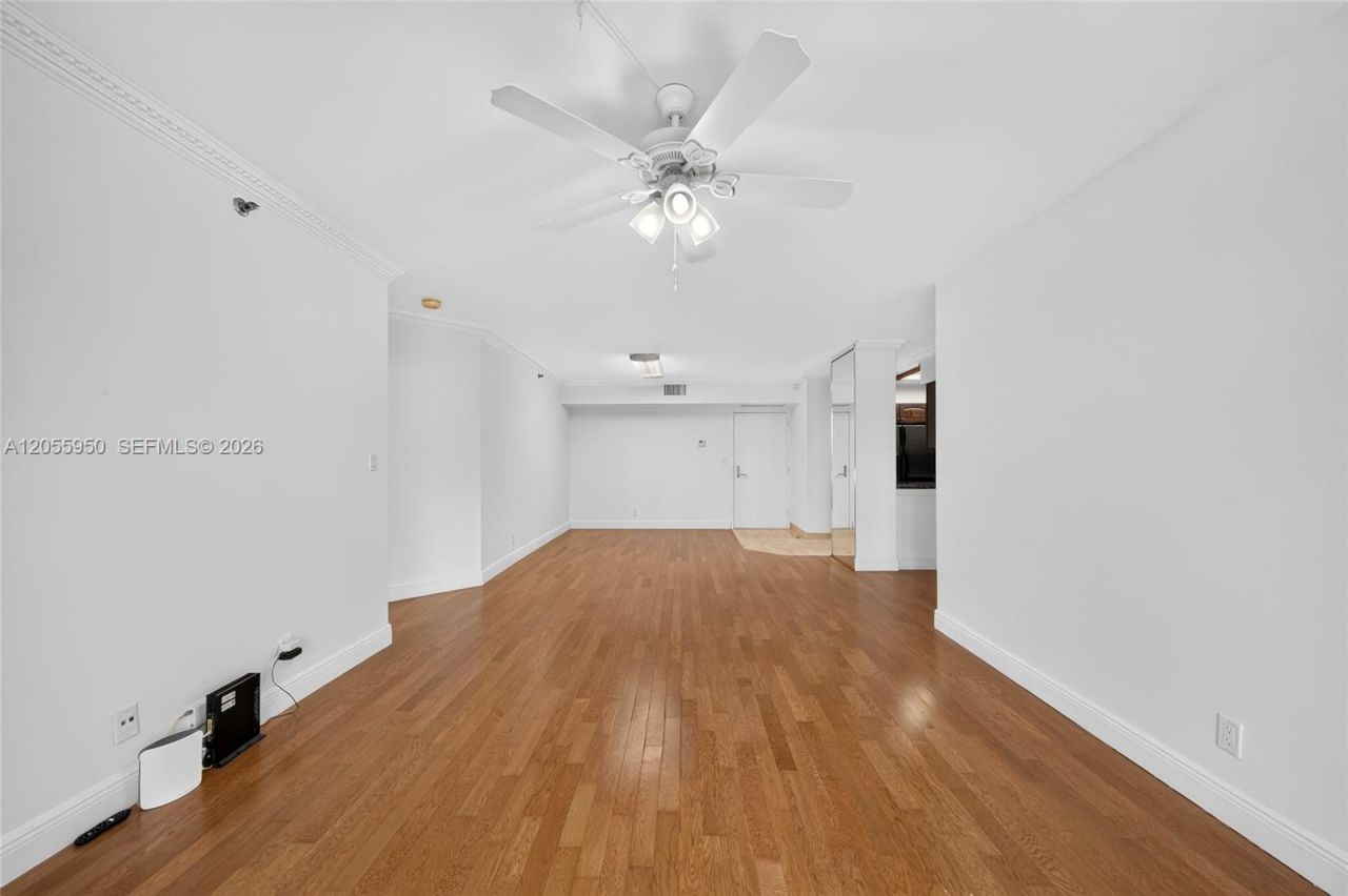 3600 Mystic Pointe Dr , Unit 310, Aventura, FL 33180 Photo