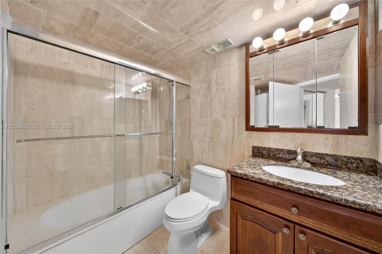 3600 Mystic Pointe Dr , Unit 310, Aventura, FL 33180 Photo