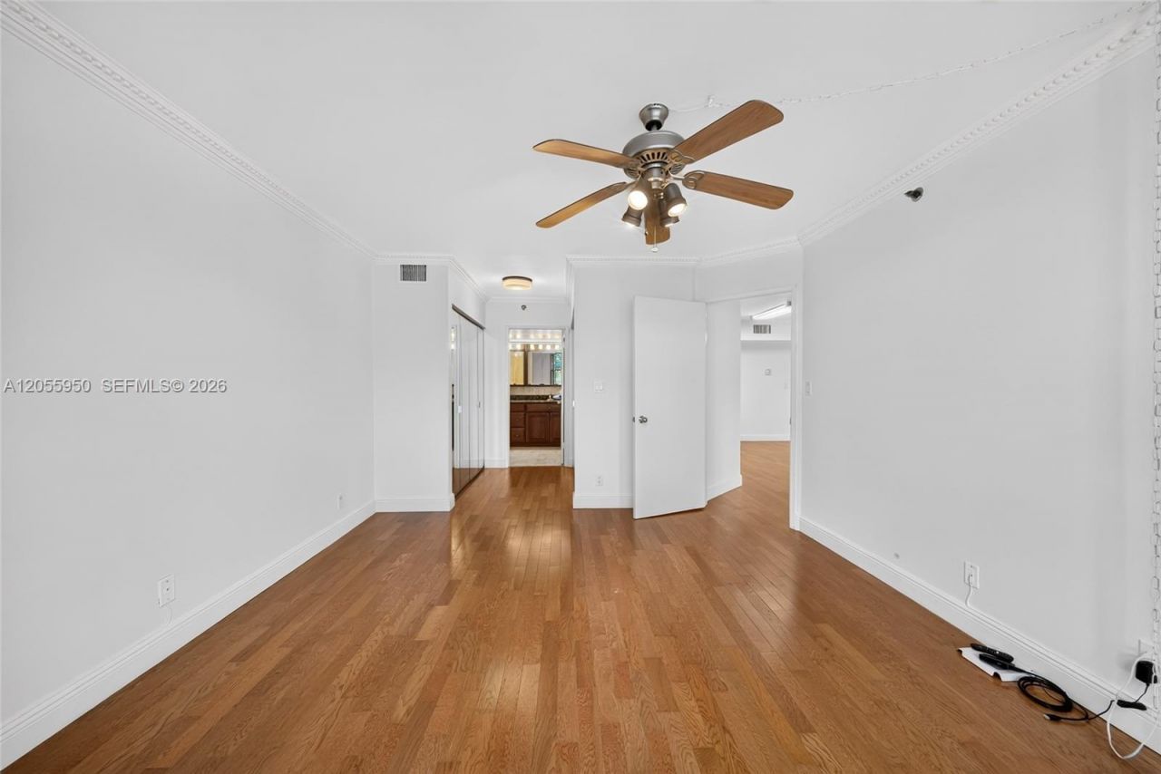 3600 Mystic Pointe Dr , Unit 310, Aventura, FL 33180 Photo
