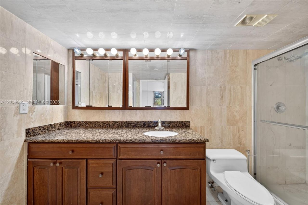 3600 Mystic Pointe Dr , Unit 310, Aventura, FL 33180 Photo