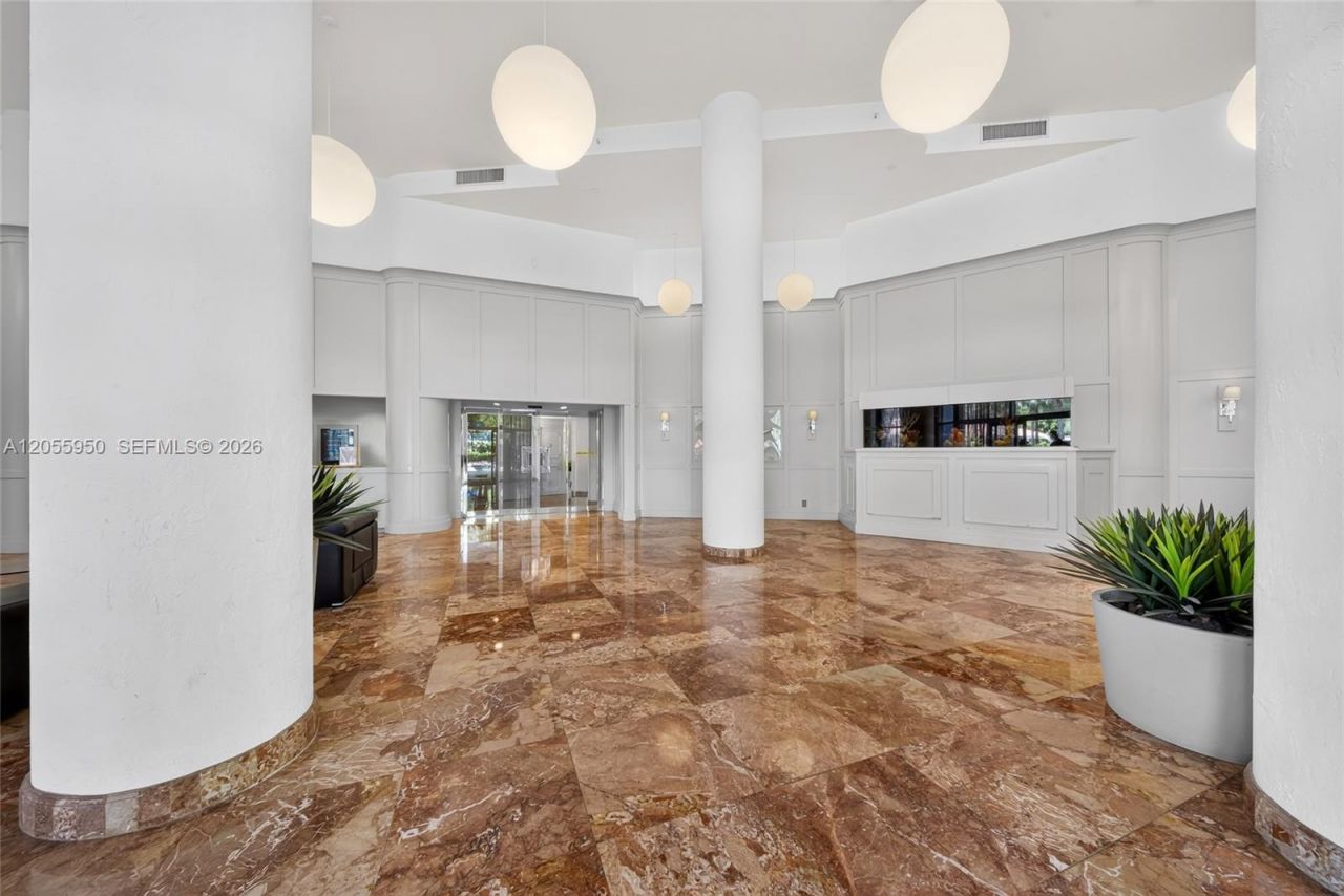 3600 Mystic Pointe Dr , Unit 310, Aventura, FL 33180 Photo