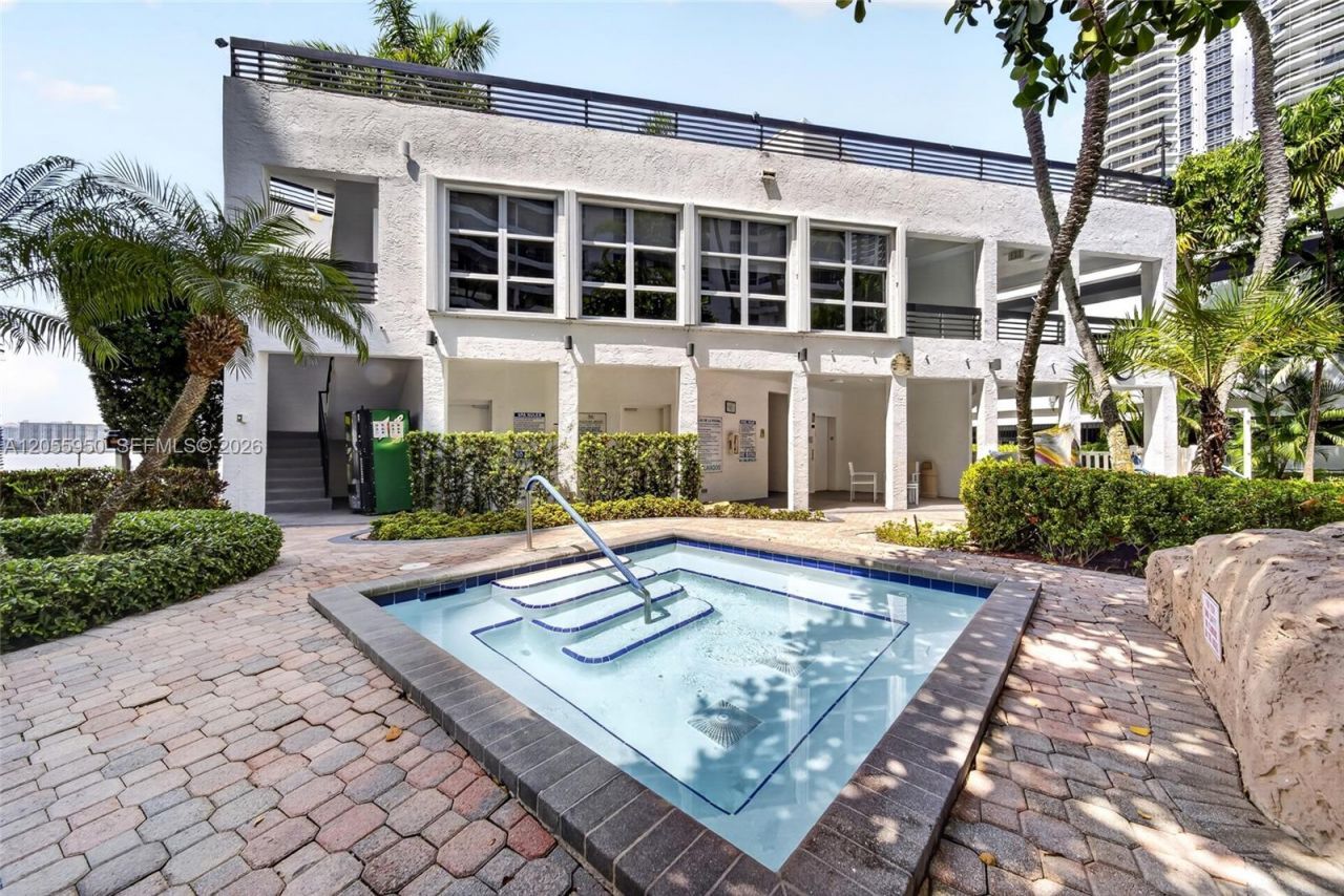 3600 Mystic Pointe Dr , Unit 310, Aventura, FL 33180 Photo