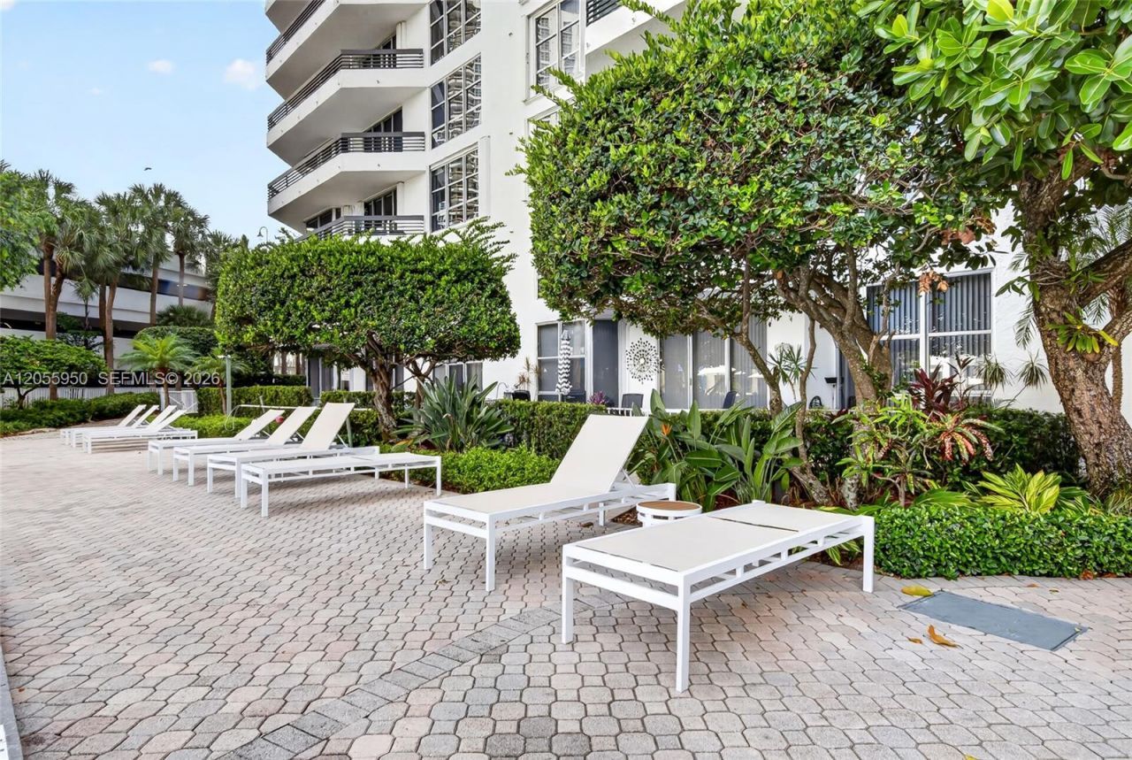 3600 Mystic Pointe Dr , Unit 310, Aventura, FL 33180 Photo