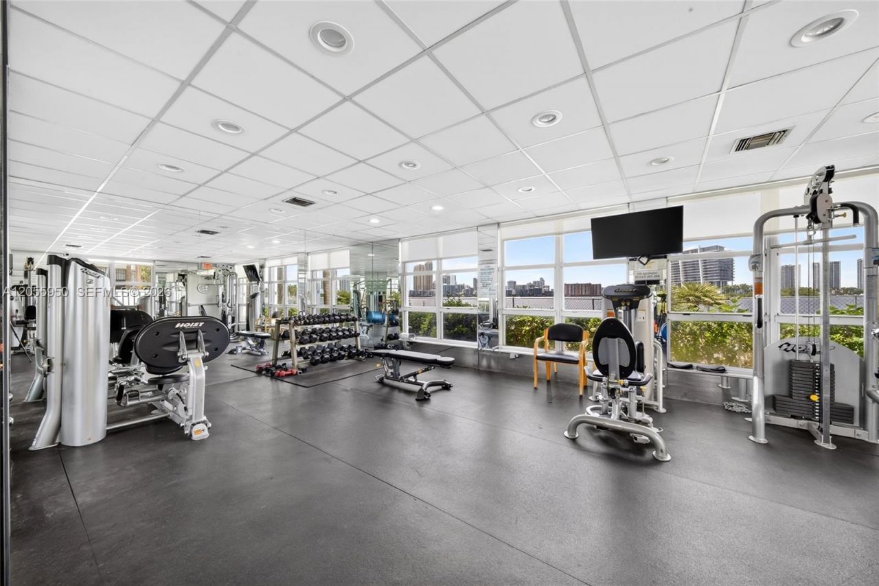 3600 Mystic Pointe Dr , Unit 310, Aventura, FL 33180 Photo