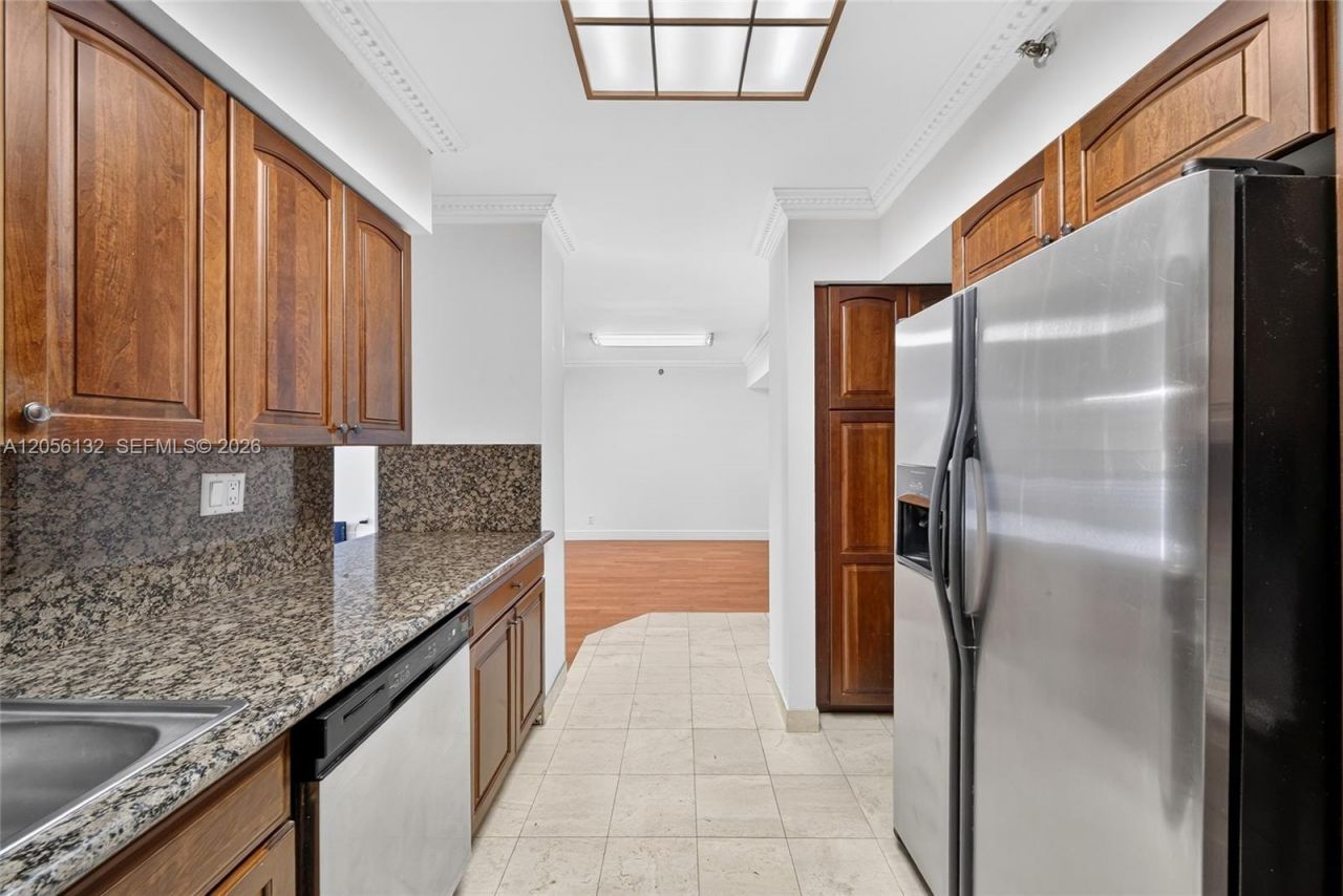 3600 Mystic Pointe Dr , Unit 310, Aventura, FL 33180 Photo