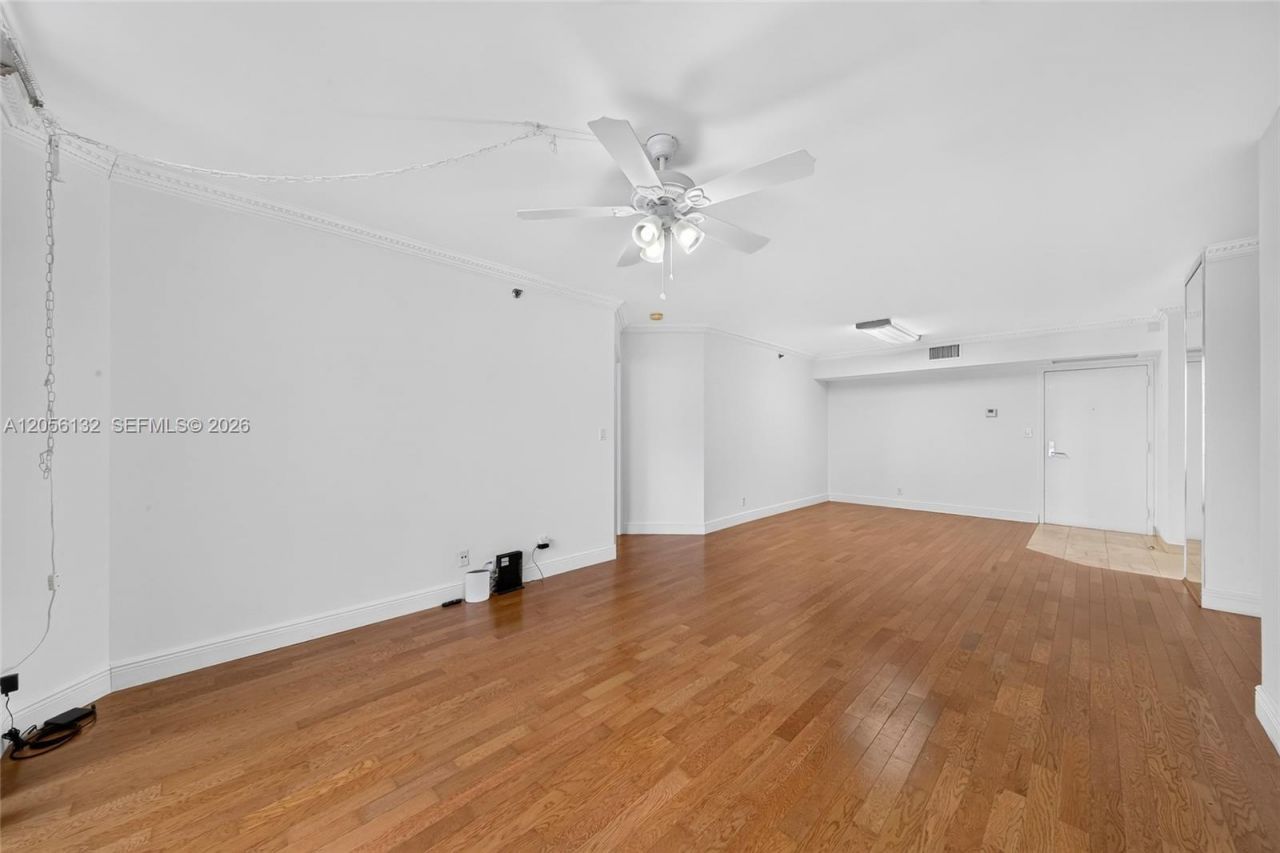 3600 Mystic Pointe Dr , Unit 310, Aventura, FL 33180 Photo