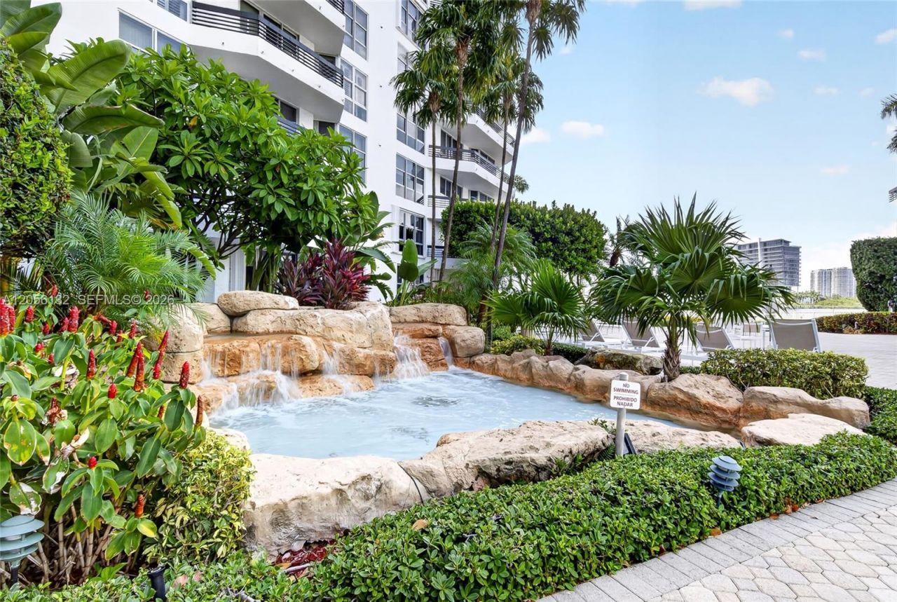 3600 Mystic Pointe Dr , Unit 310, Aventura, FL 33180 Photo