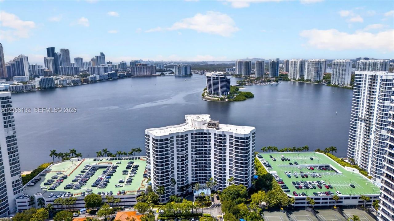 3600 Mystic Pointe Dr , Unit 310, Aventura, FL 33180 Photo