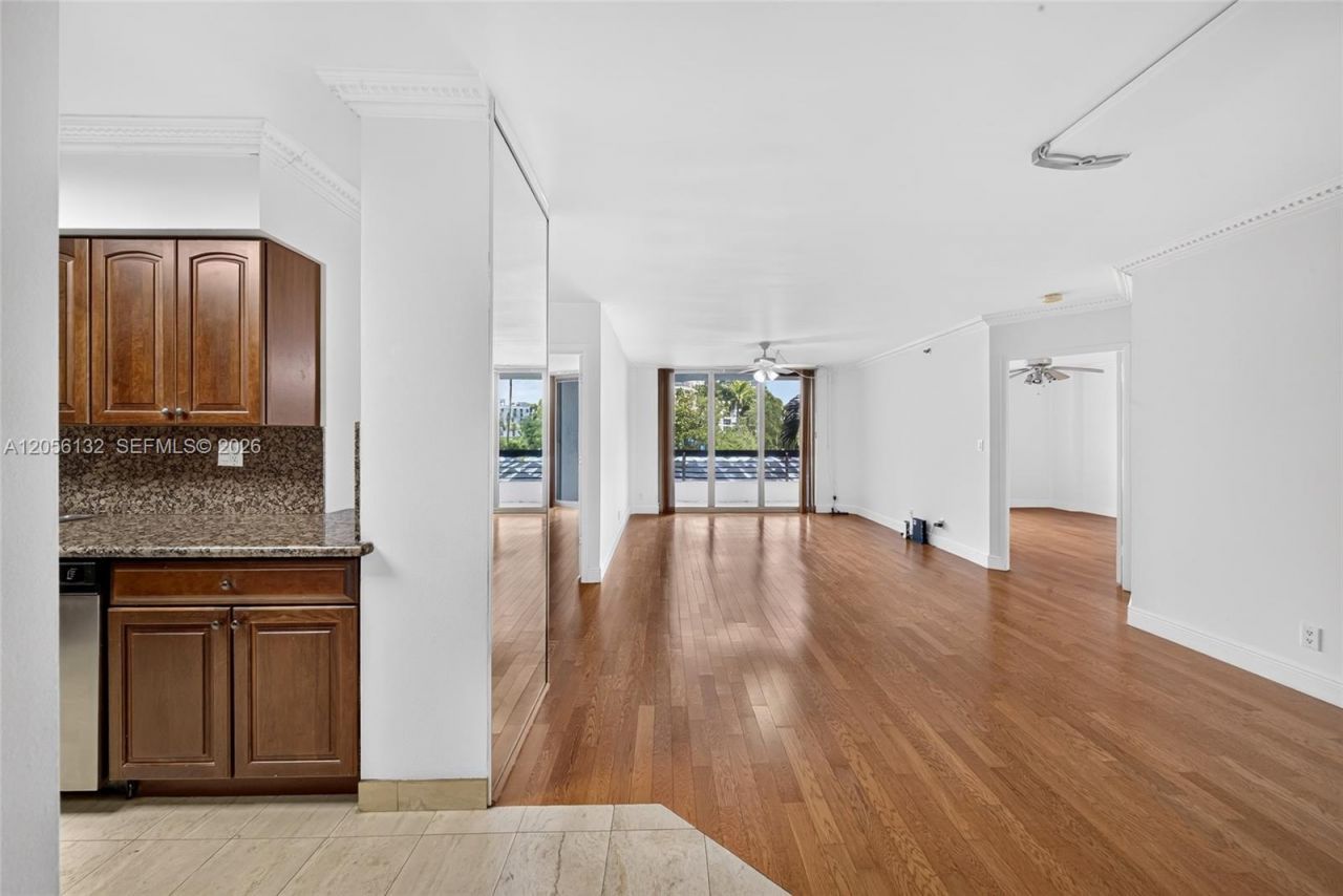 3600 Mystic Pointe Dr , Unit 310, Aventura, FL 33180 Photo