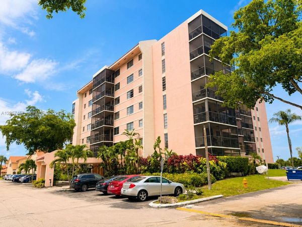 20840 San Simeon Way , Unit 308, Miami, FL 33179