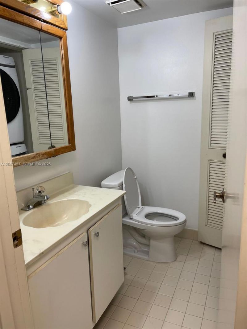 20840 San Simeon Way , Unit 308, Miami, FL 33179 Photo