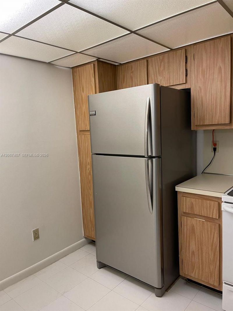 20840 San Simeon Way , Unit 308, Miami, FL 33179 Photo